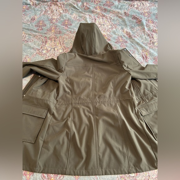 DKNY soft shell jacket size M - Picture 8 of 8